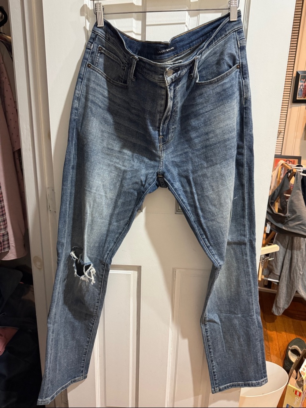 Lucky Brand Men's 410 Athletic Straight Distressed Jeans
